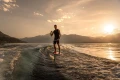 wakeboard na desce foil.webp