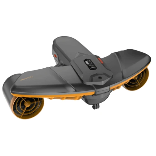 Skuter nurkowy SUBLUE Navbow Plus Flame Orange – ujęcie 3/4, dwa pędniki w osłonach