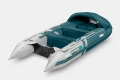 ponton Gladiator Active C420 AL morski biały wnętrze z aluminiową podłogą i markizą widok z rufy pod kątem