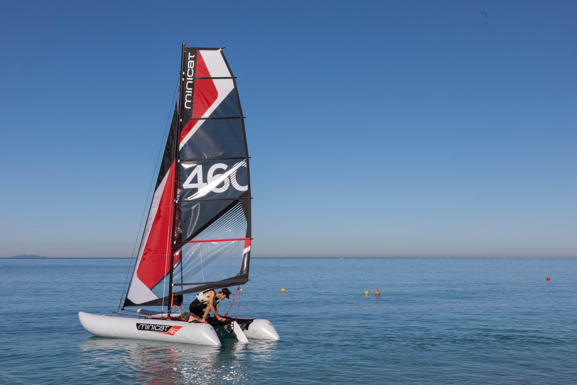 MiniCat 460 Elite – żegluga na pełnych; stabilność i szybkość największego modelu