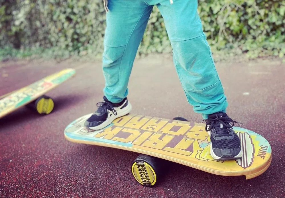 Ćwiczenia na trickboardzie – równowaga, koordynacja i trening propriocepcji