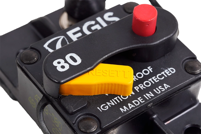 bezpiecznik automatyczny EGIS 85 Series 40A 48V DC IP67 do instalacji łodziowej