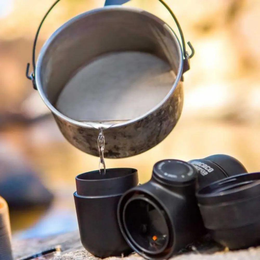 Wacaco Minipresso NS – zalewanie gorącą wodą do przygotowania espresso